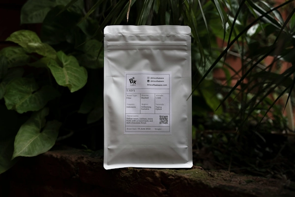 Nitrogen flushed doypack that stays fresh longer